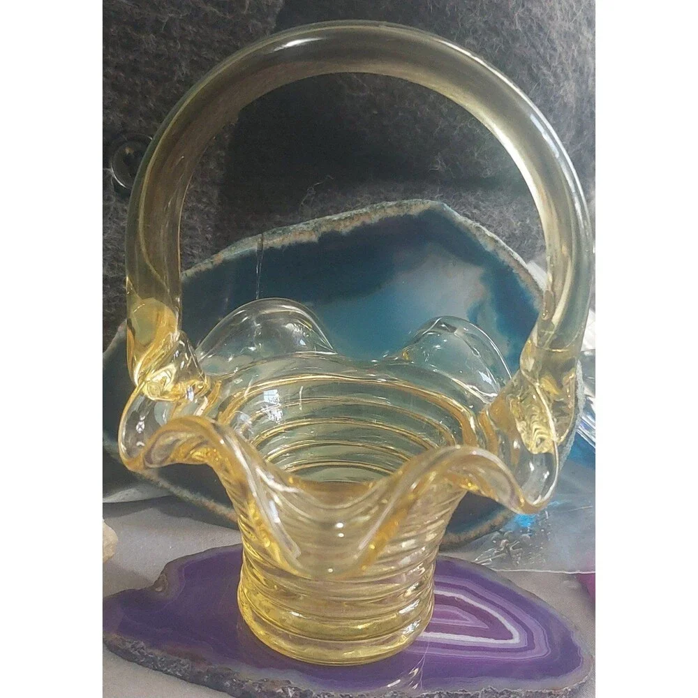 Fenton mini basket buttercup